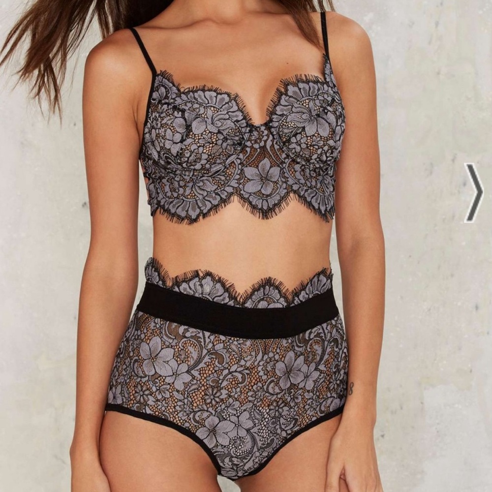 SKIVVIES by For Love & Lemons Loucette Lace Bra 🍋